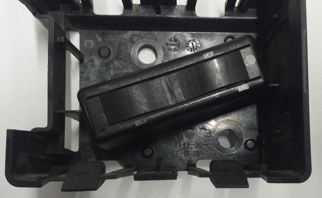 2 Uchwyt montażowy radaru Tesla model 3 1108648-00-E